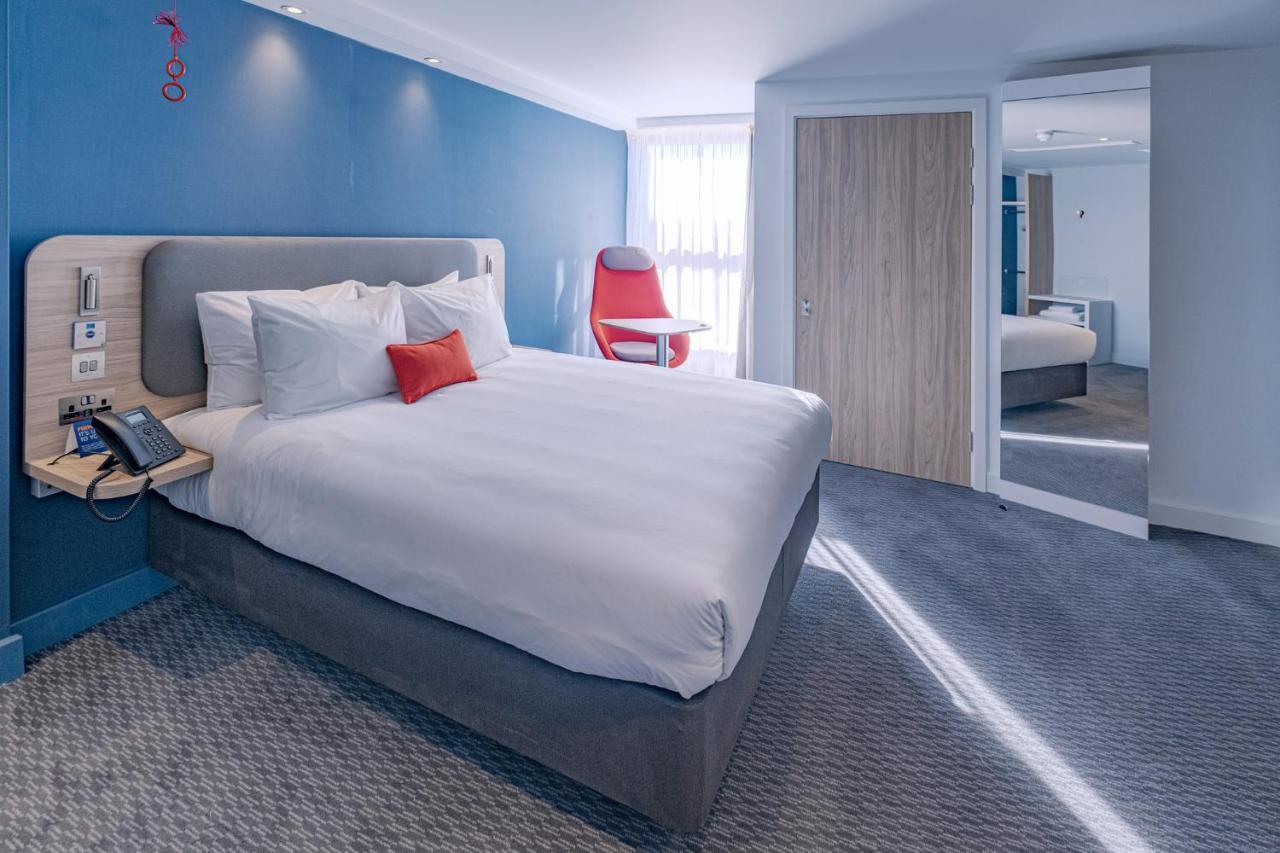 Holiday Inn Express - Fleet By Ihg 외부 사진