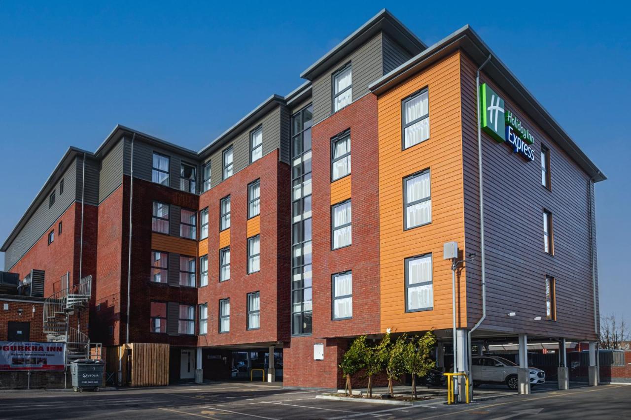 Holiday Inn Express - Fleet By Ihg 외부 사진