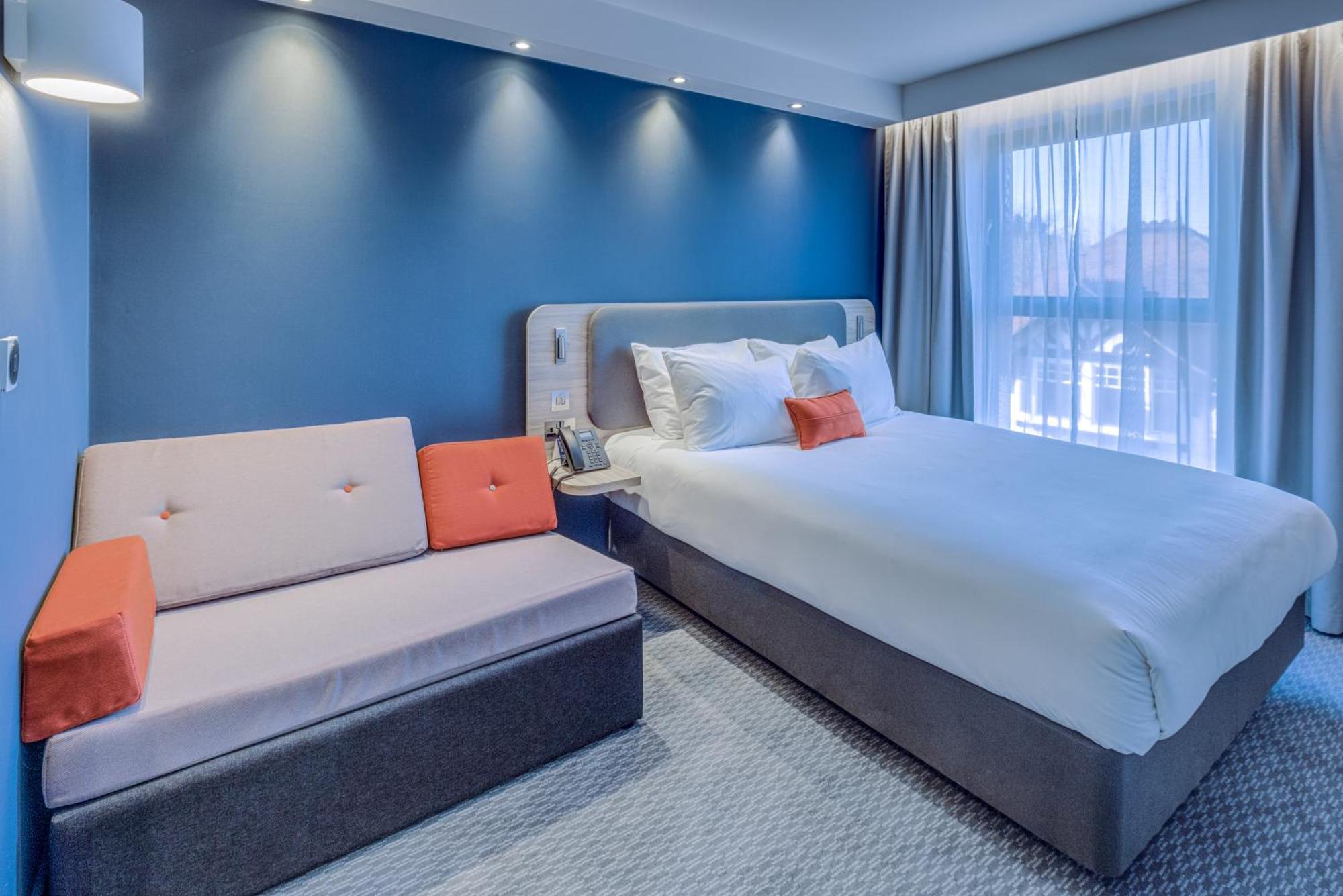 Holiday Inn Express - Fleet By Ihg 외부 사진